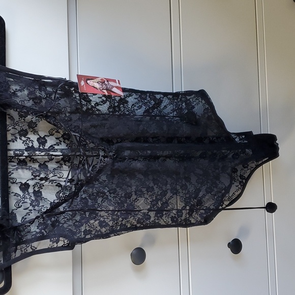 Lingerie - Picture 4 of 6